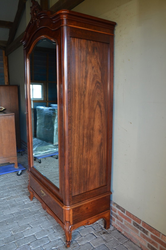 Image 1 of Armoire de toilette ancienne en bois d'acajou, penderie