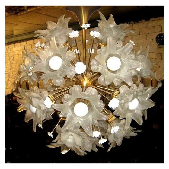 Image 1 of Lustre vintage en opaline et laiton, 1960