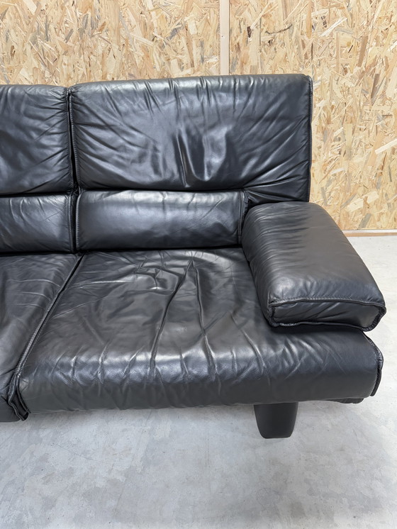 Image 1 of Jeune banque internationale