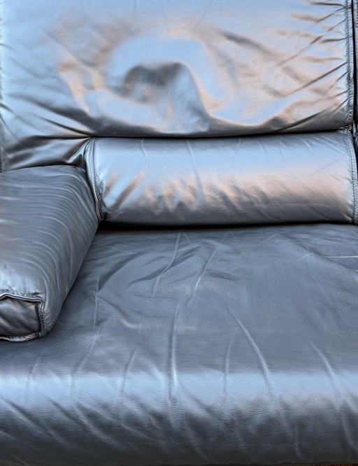 Jeune banque internationale