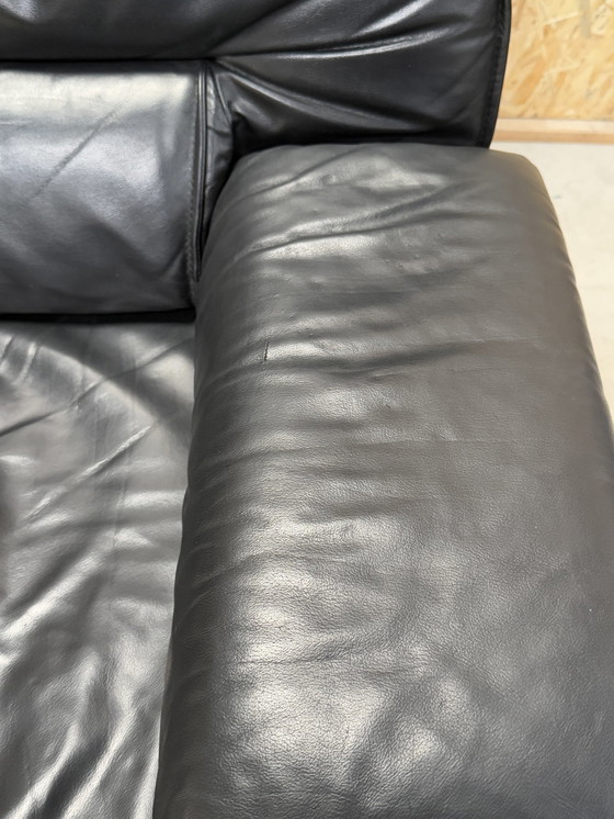 Image 1 of Jeune banque internationale