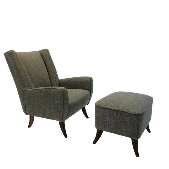 Image 1 of Fauteuil vintage avec ottoman en bois et tapissé de tissu bouclé par Osvaldo Borsani, Italie années 1950