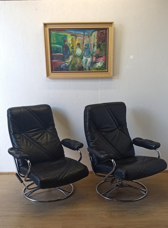 Image 1 of Fauteuil en cuir design scandinave 70S.