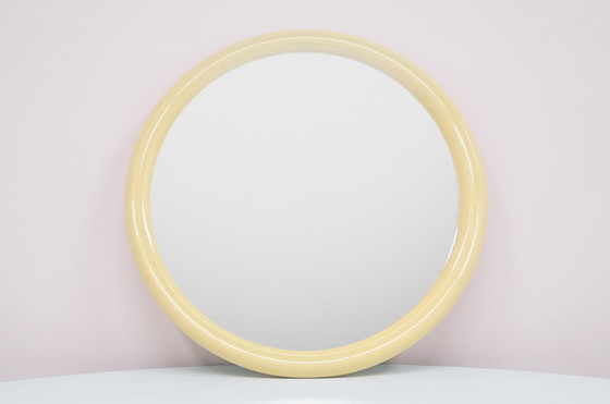 Image 1 of Miroir rond en plastique beige