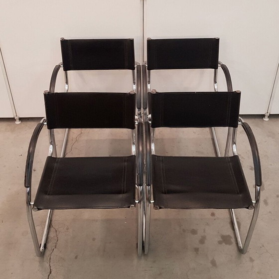 Image 1 of Ensemble de 4 fauteuils vintage noirs Mart Stam