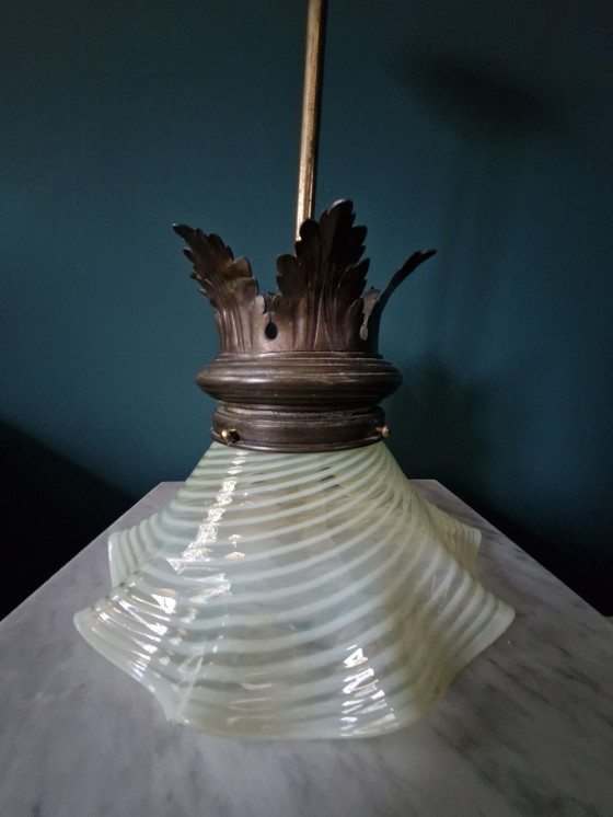 Image 1 of Lampe pendante en verre d'uranium antique