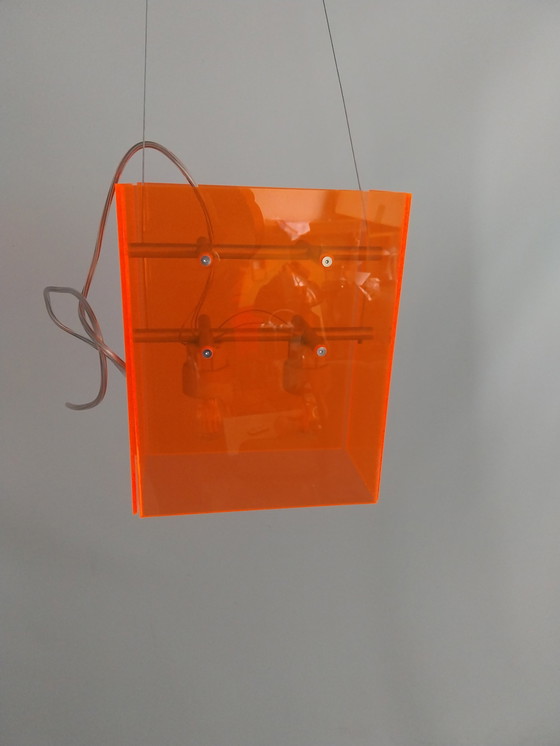 Image 1 of 10 X lampes en plexiglas orange Dark Bridge 1990's