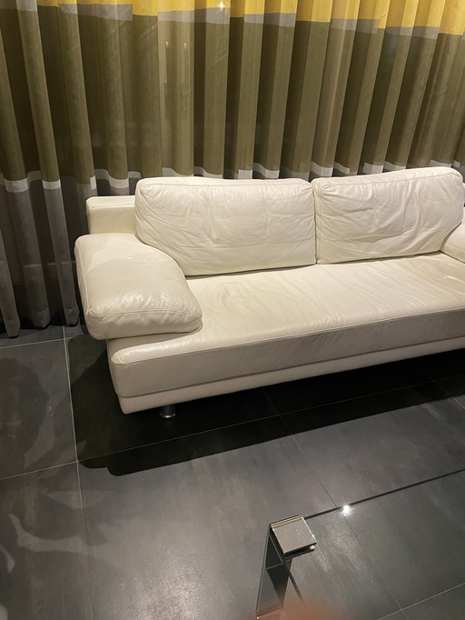 Canapé Rolf Benz modèle 355 en cuir blanc crème. Soat Sofa Of 220Cm Length.