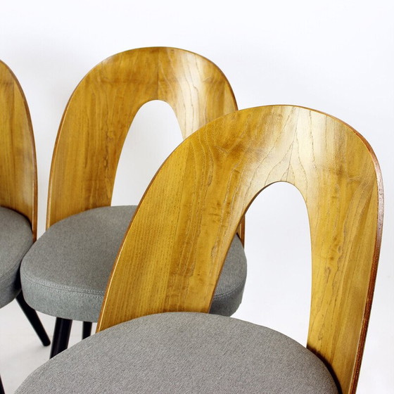 Image 1 of Ensemble de 4 chaises vintage en chêne et tissu par Antonin Šuman pour Tatra, 1960