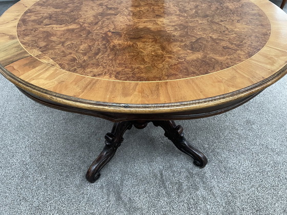 Image 1 of Table marquetée unique