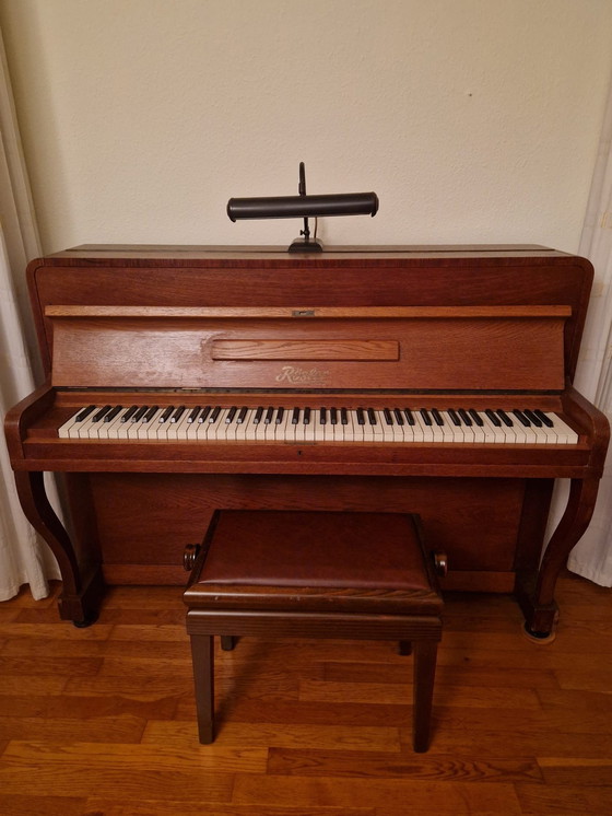 Image 1 of Piano Rösler en bois brun avec lampe et tabouret réglable