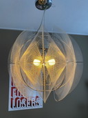 Lampe suspendue fil de fer et plexiglas Paul Secon