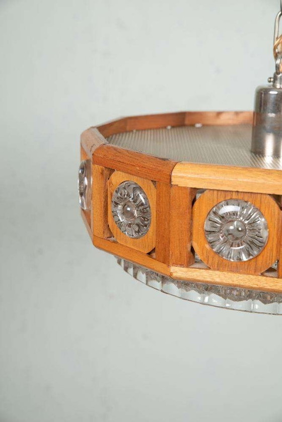 Image 1 of Lampe suspendue vintage en verre et bois, suspension bohème des années 60 Suède