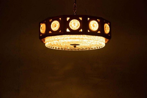 Image 1 of Lampe suspendue vintage en verre et bois, suspension bohème des années 60 Suède