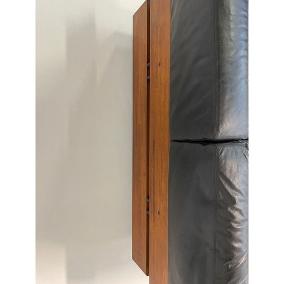 Image 1 of Canapé italien du milieu du siècle en cuir noir et bois, années 1960.
