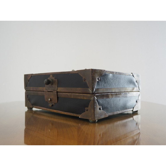 Image 1 of Boîte à cigares en cuir vintage, 1900