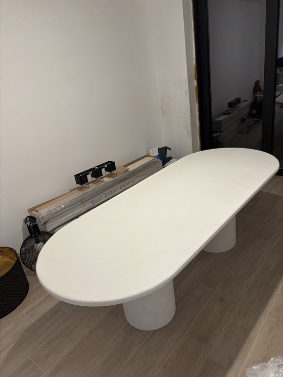 Image 1 of Table de salle à manger en Mortex (forme bateau)