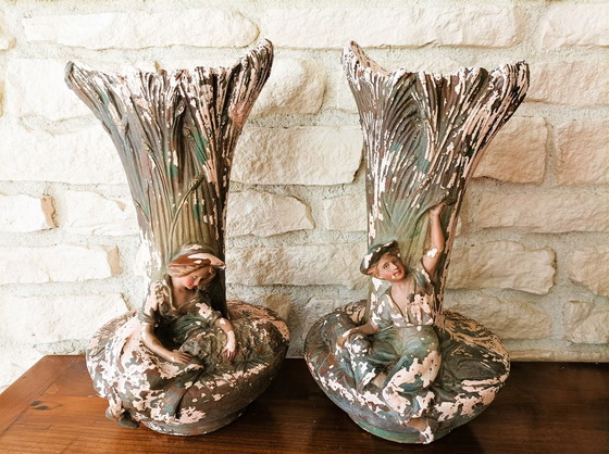 Image 1 of Vases Anciens en Plâtre