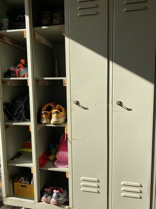 Armoire à casiers vintage