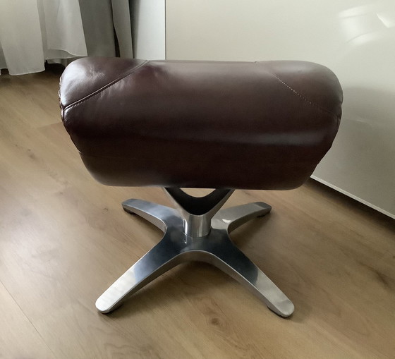 Image 1 of Hocker / pouf vintage en cuir artificiel marron