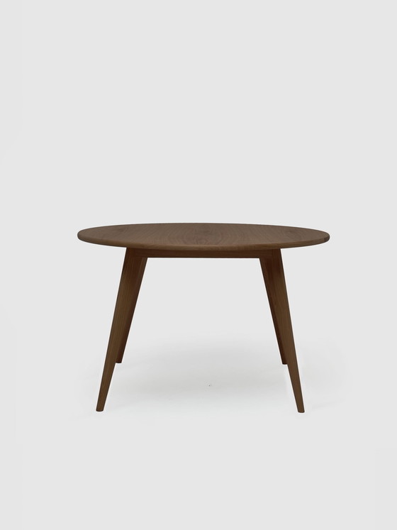 Image 1 of Table à manger Design Modèle Archi Pour Puik Rond 130 Cm Noyer