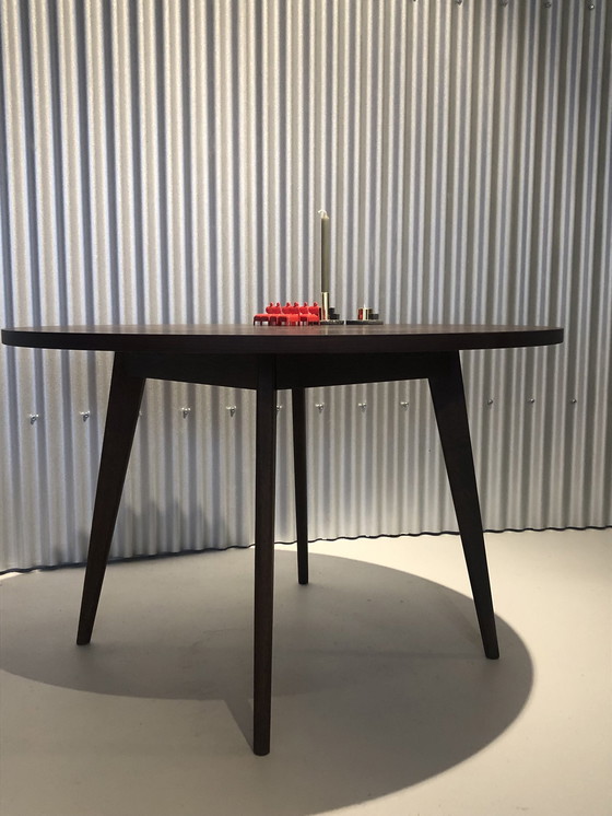 Image 1 of Table à manger Design Modèle Archi Pour Puik Rond 130 Cm Noyer