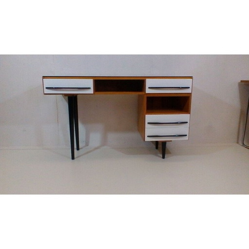 Bureau vintage en bois et vernis de l'architecte M. Pozar, style rétro, 1960.