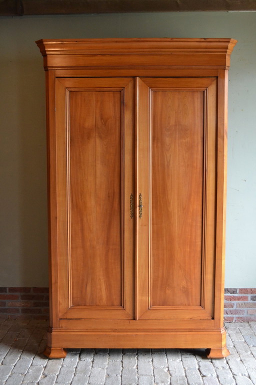 Cabinet Louis Philippe en bois de cerisier