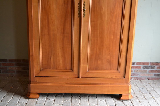 Image 1 of Cabinet Louis Philippe en bois de cerisier