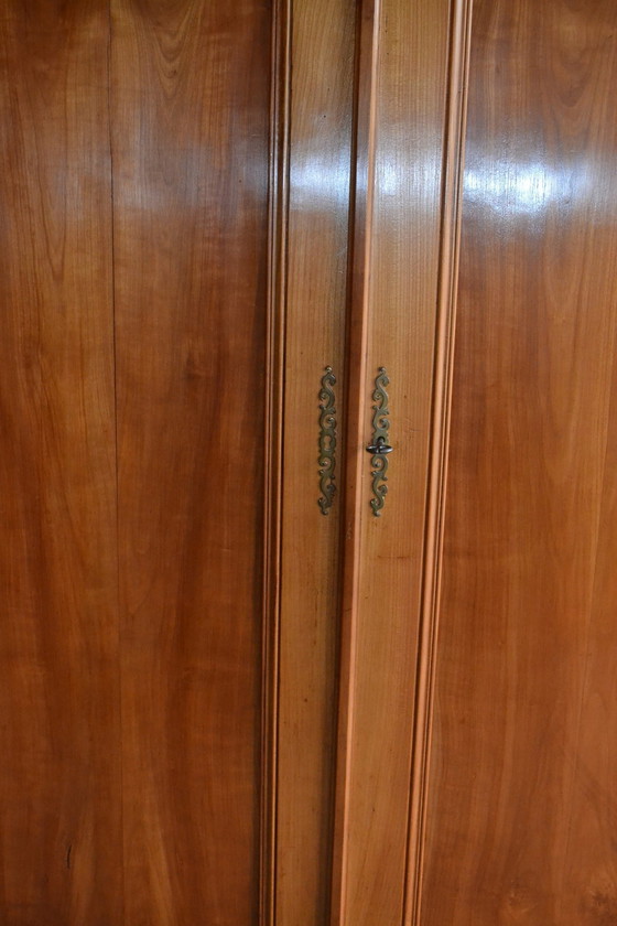 Image 1 of Cabinet Louis Philippe en bois de cerisier