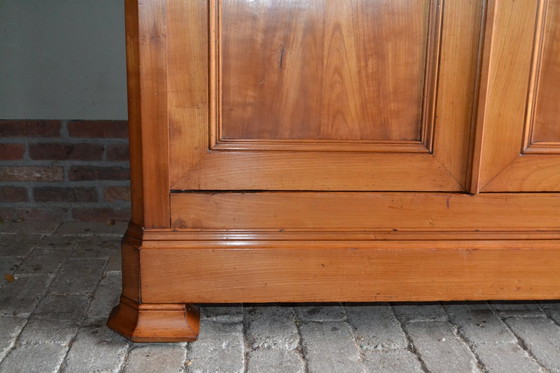 Image 1 of Cabinet Louis Philippe en bois de cerisier