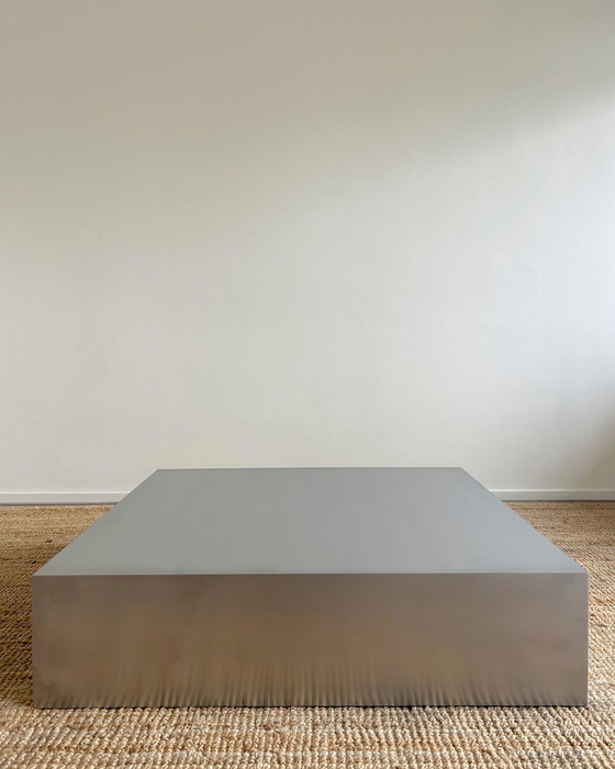 Image 1 of Table basse en acier inoxydable