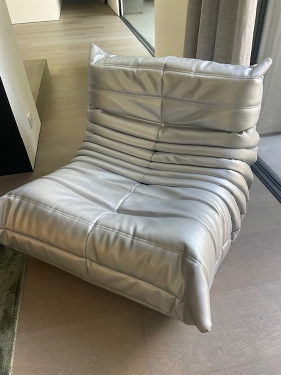 Image 1 of Ligne Roset Fauteuil Togo Cuir argenté