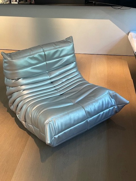 Image 1 of Ligne Roset Fauteuil Togo Cuir argenté