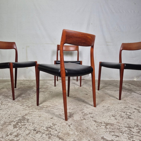 Image 1 of 4X Niels Møller Modèle 77 Chaise de salle à manger danoise vintage Teck