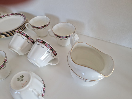 Image 1 of Aynsley 6 X tasses et assiettes, assiettes à gâteaux et pot à lait