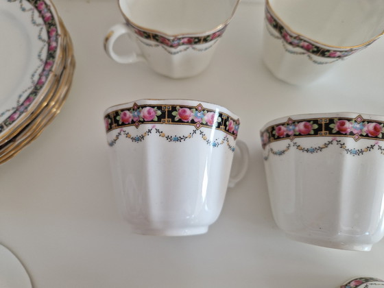 Image 1 of Aynsley 6 X tasses et assiettes, assiettes à gâteaux et pot à lait