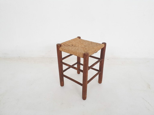 Tabouret en bois Mid Century avec assise en rotin