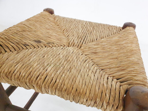 Image 1 of Tabouret en bois Mid Century avec assise en rotin