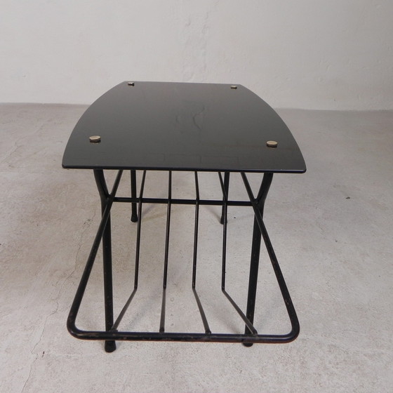 Image 1 of Table basse vintage avec porte-revues, années 1950