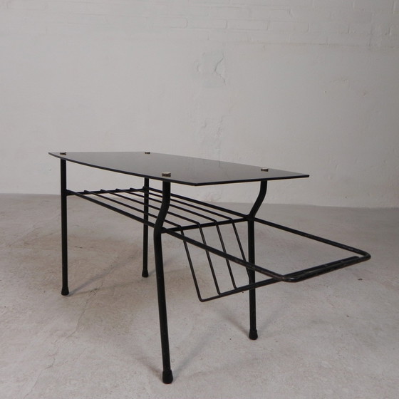 Image 1 of Table basse vintage avec porte-revues, années 1950