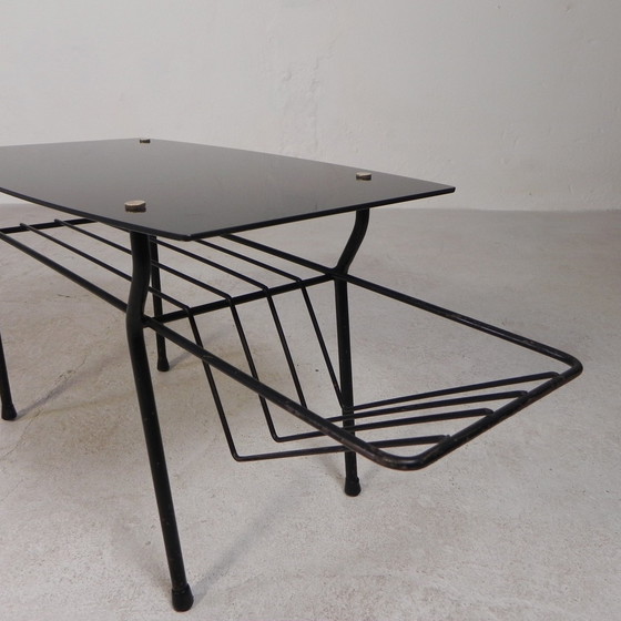 Image 1 of Table basse vintage avec porte-revues, années 1950