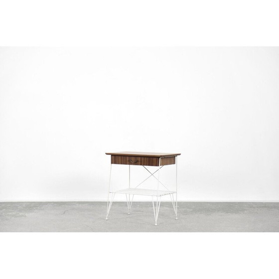 Image 1 of Table de nuit vintage scandinave en noyer brun avec pieds en métal blanc, années 1960