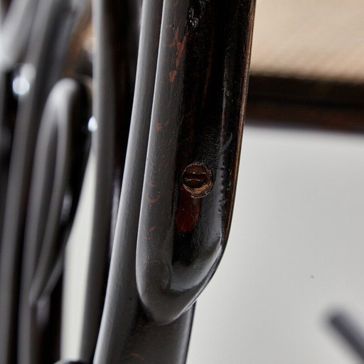 Fauteuil à bascule vintage 'Model 825' en bois et osier par Michael Thonet, 1900