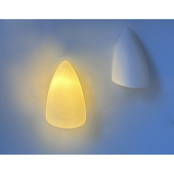 Image 1 of Paire d'appliques vintage en verre opalin blanc, France 1970