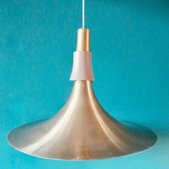 Image 1 of Lampe trompette vintage en aluminium brossé et doré, Danemark 1970