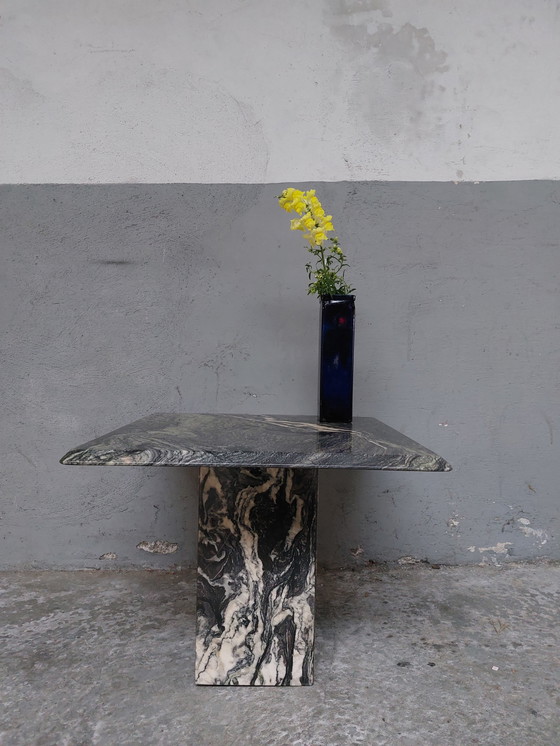 Image 1 of Table basse en marbre gris