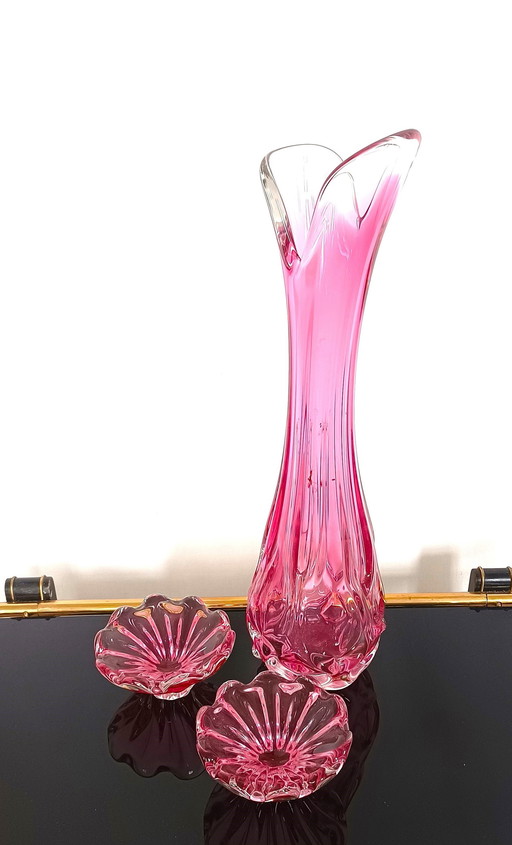 Egermann - Grand vase rose avec deux bols roses