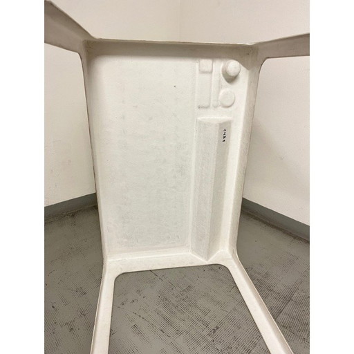 Bureau vintage Ozoo en fibre de verre laqué blanc par Marc Berthier, France 1967