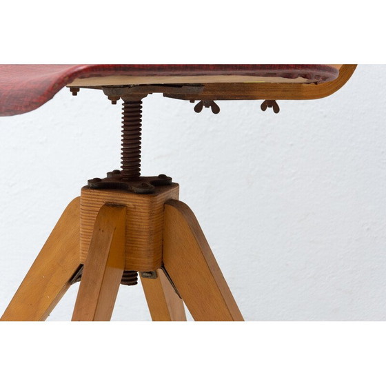 Image 1 of Fauteuil pivotant industriel du milieu du siècle, Tchécoslovaquie années 1960